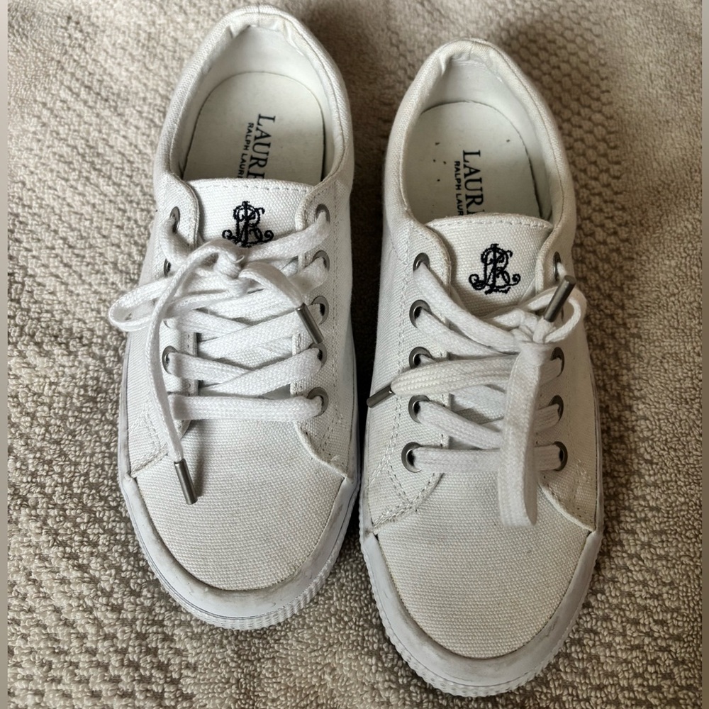 Lauren Ralph Lauren OWhite Canvas Sneakers, size 6- Women’s